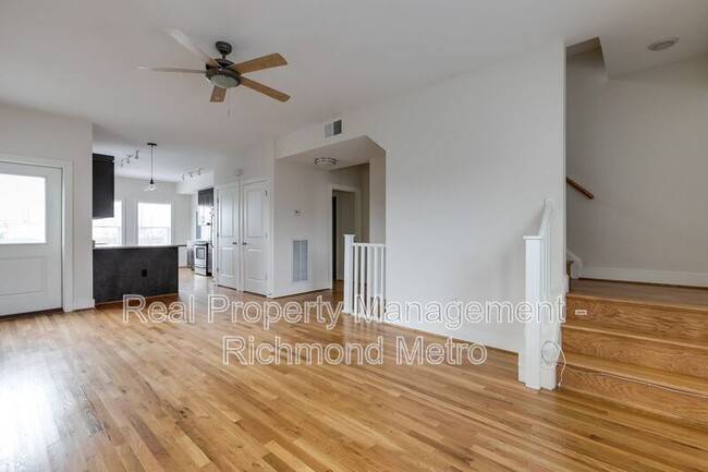 Foto del edificio - 313 W 14th St