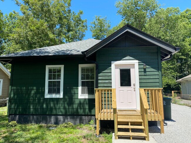 Building Photo - 2407 E 13th St