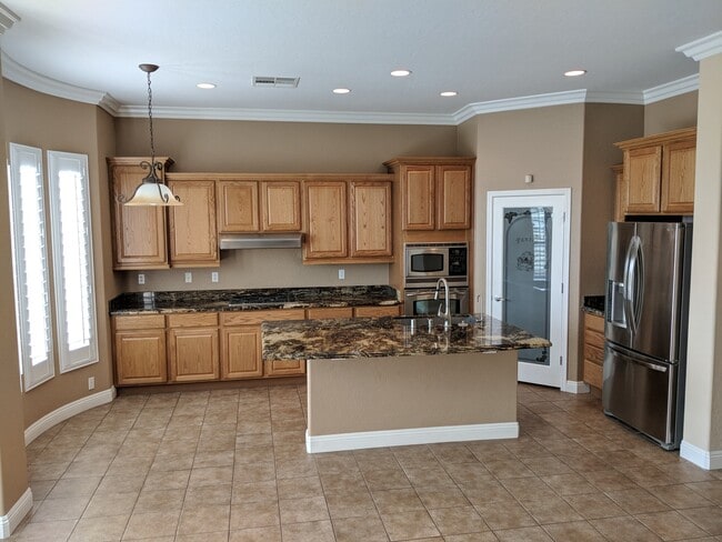Building Photo - 9149 Tudor Park Pl