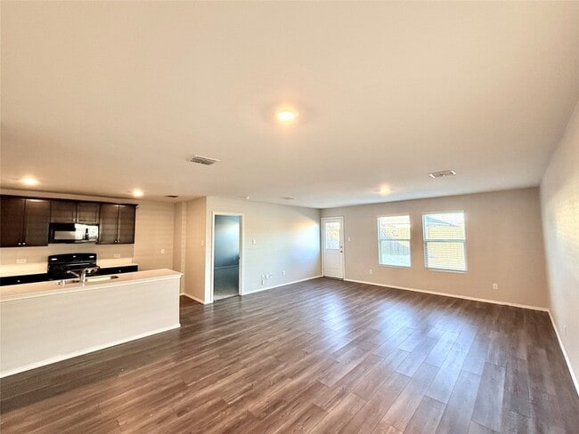 Building Photo - 1524 Avery Pointe Dr