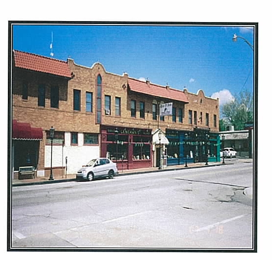 Cherry Street, justo al sur de Virginia Ann - Virgina Ann Apartments