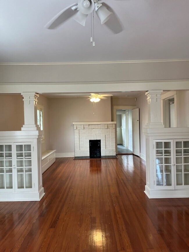 Foto del edificio - 7915 S. Claiborne
