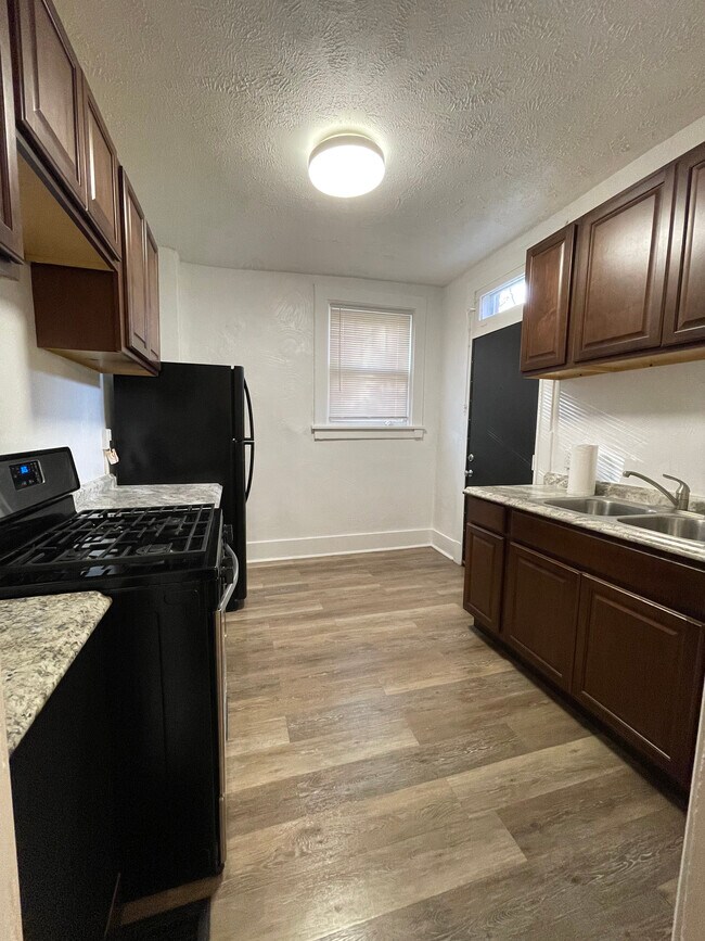 Kitchen - 6942 Churchland St