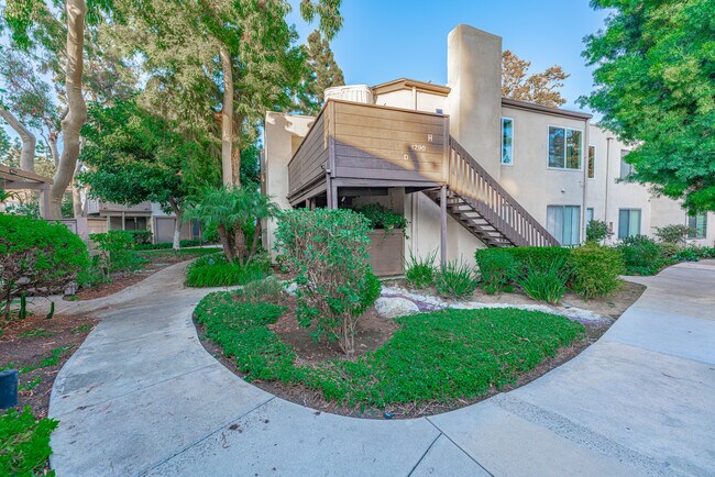 Building Photo - 1290 Cabrillo Park Dr