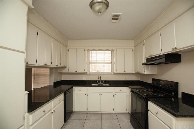 Foto del edificio - 7812 Westwood Ave