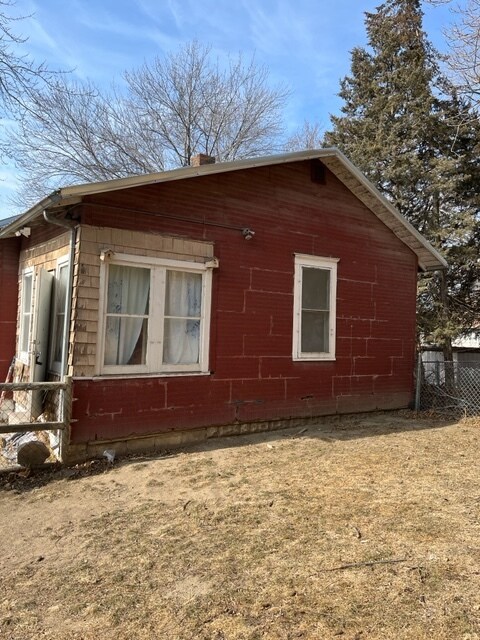 Building Photo - 1821 Tostevin St