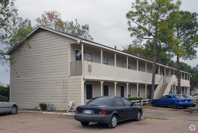 Building Photo - Heritage Court Apartments