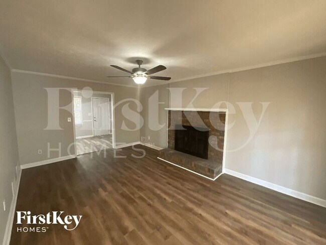 Building Photo - 517 Fond Du Lac Dr