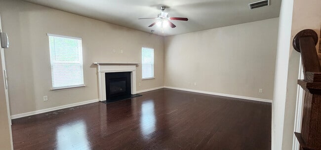 Building Photo - 119 Gloster Park Ct