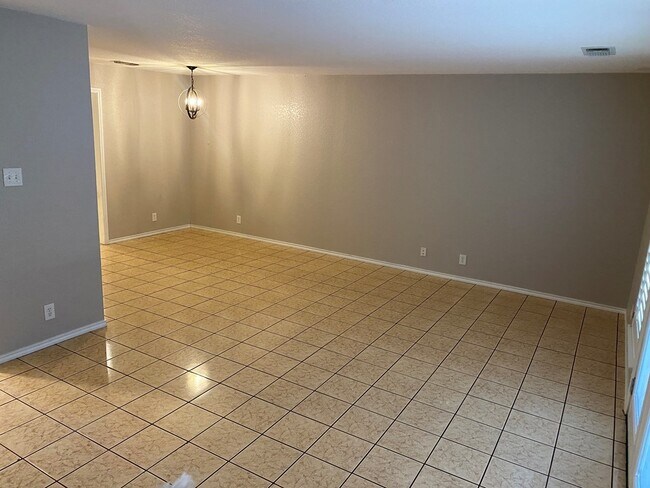 Foto del edificio - 3409 Rocky Lane Rd