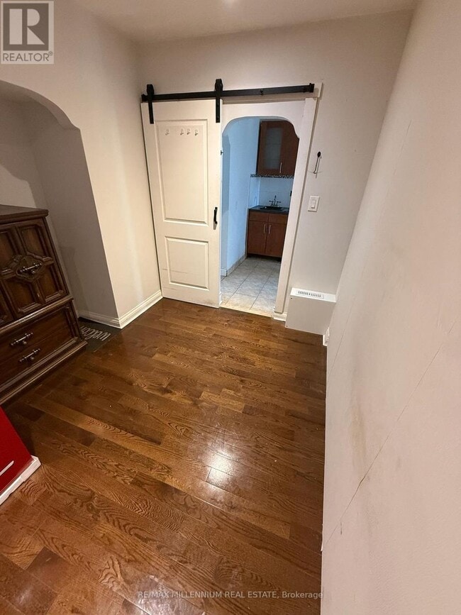 Building Photo - 32 Belgravia Ave