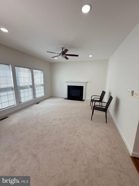 Foto del edificio - 8140 Gilroy Dr