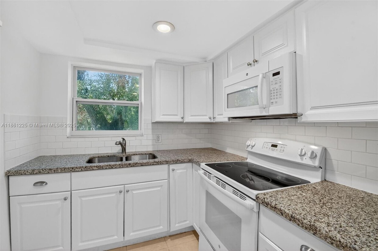 Primary Photo - 13335 Arch Creek Rd