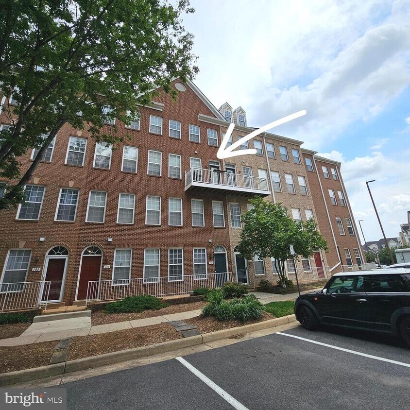 Foto principal - 2651 Park Tower Dr
