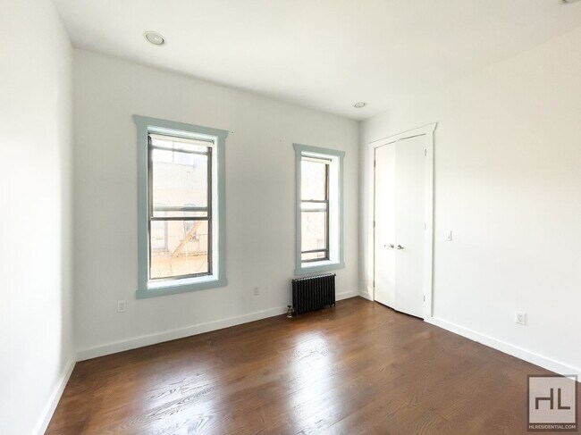 Foto del edificio - EASTERN PARKWAY / 2-Bed 1 Bath