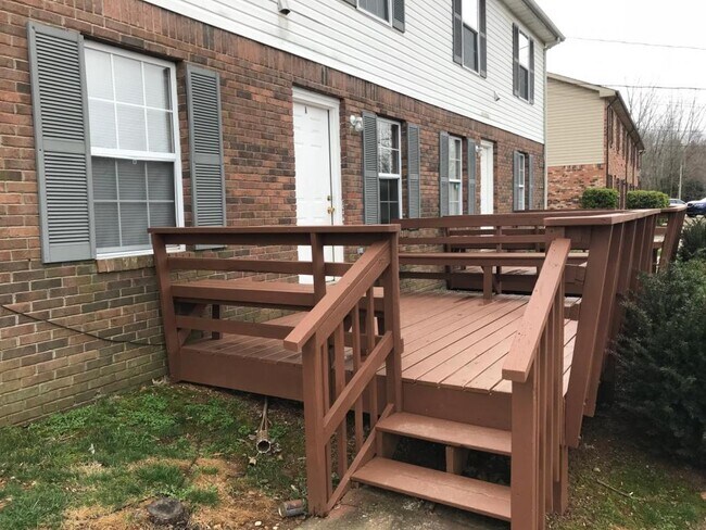 Foto del edificio - 700 Peachers Dr