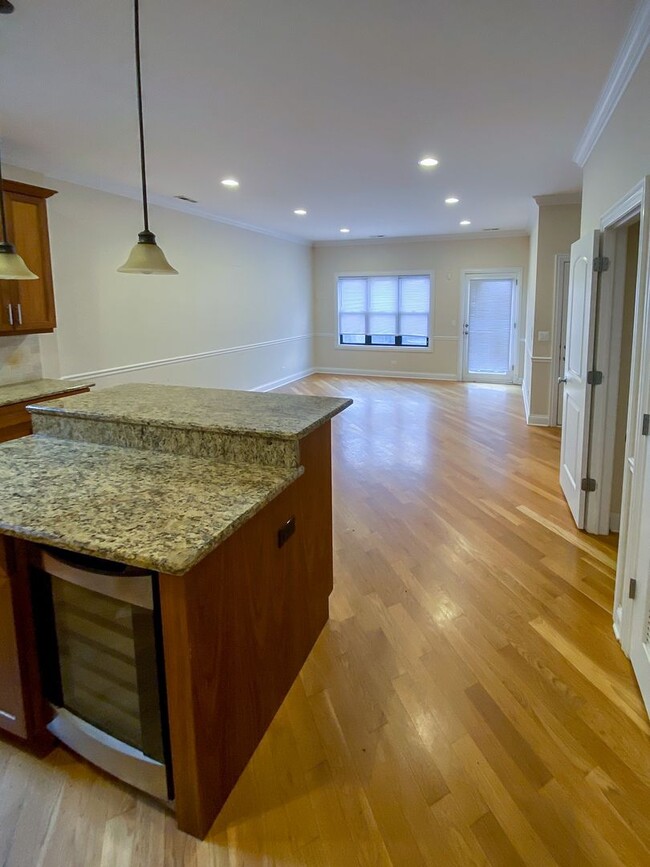 Foto del edificio - 3229 N Kenmore Ave