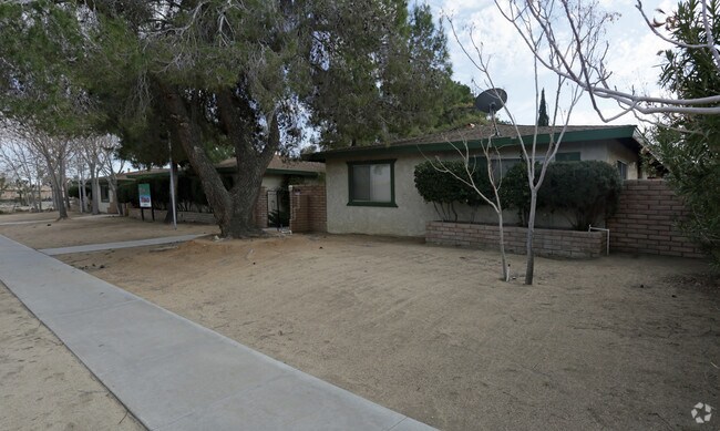 Building Photo - Pines Apartments