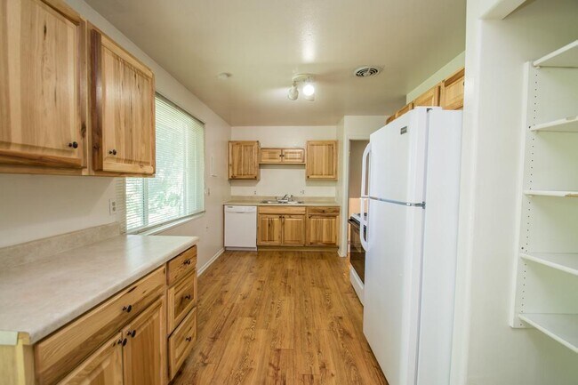 Foto del edificio - 3375 Moorhead Ave