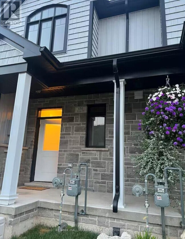 Photo du bâtiment - 151-151 Rosie St