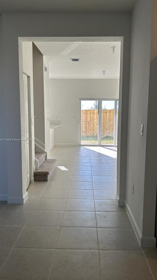 Foto del edificio - 2658 SE 29th St