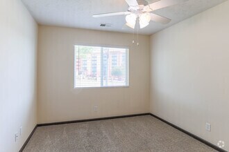 2BR, 1BA - 1,000SF - Fox Run Apartments