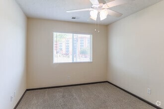 2BR, 1BA - 1,000SF - Fox Run Apartments