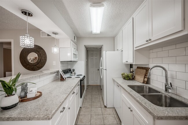 Foto del edificio - 12660 Ashford Point Dr