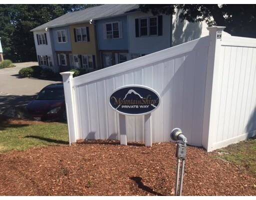 Primary Photo - 29 Mountainshire Dr