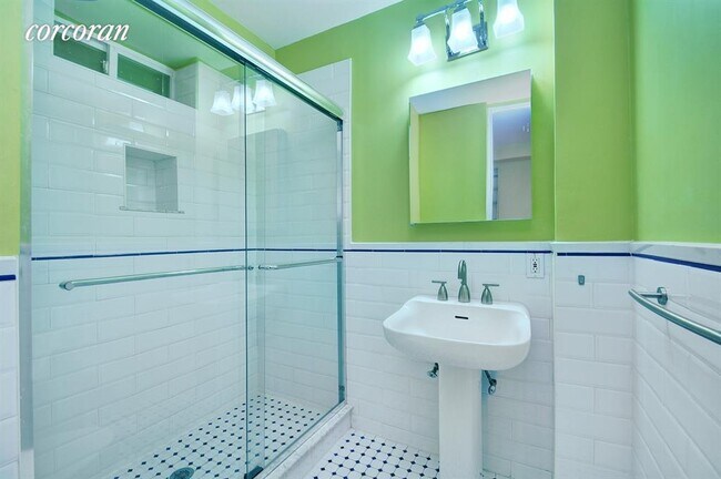 Foto del edificio - 444 E 58th St
