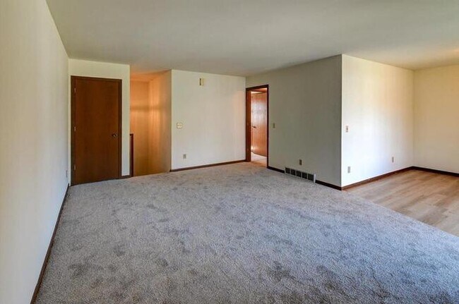 Building Photo - 6930 Chester Dr