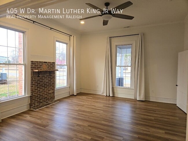 Foto del edificio - 405 W Dr. Martin Luther King Jr. Way