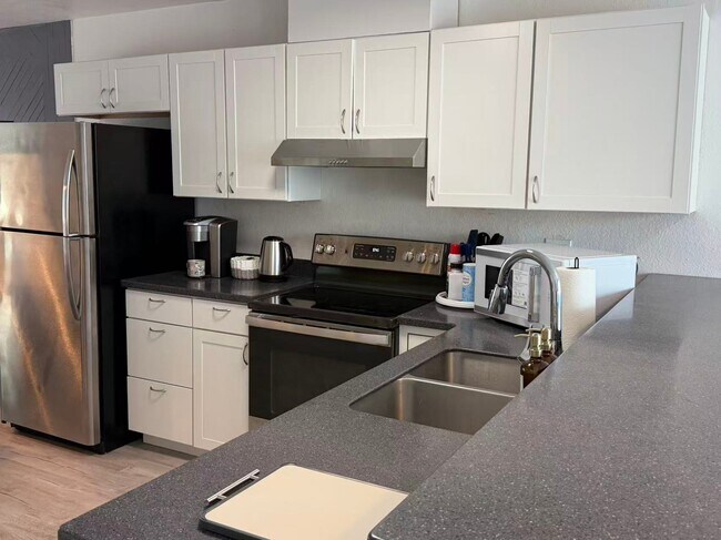 Building Photo - 4011 E Turnagain Blvd