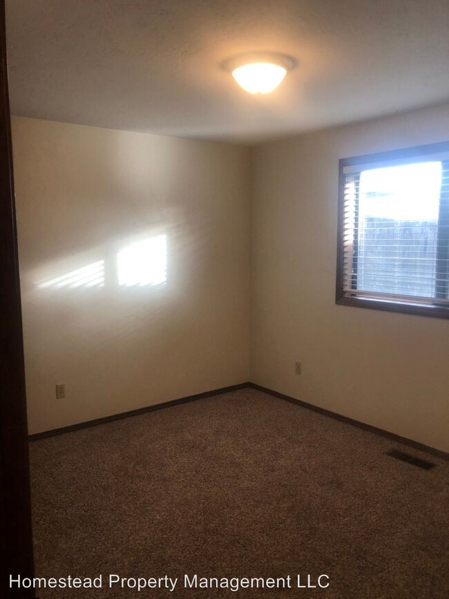 Foto del edificio - 618-620 W Ellendale Ave