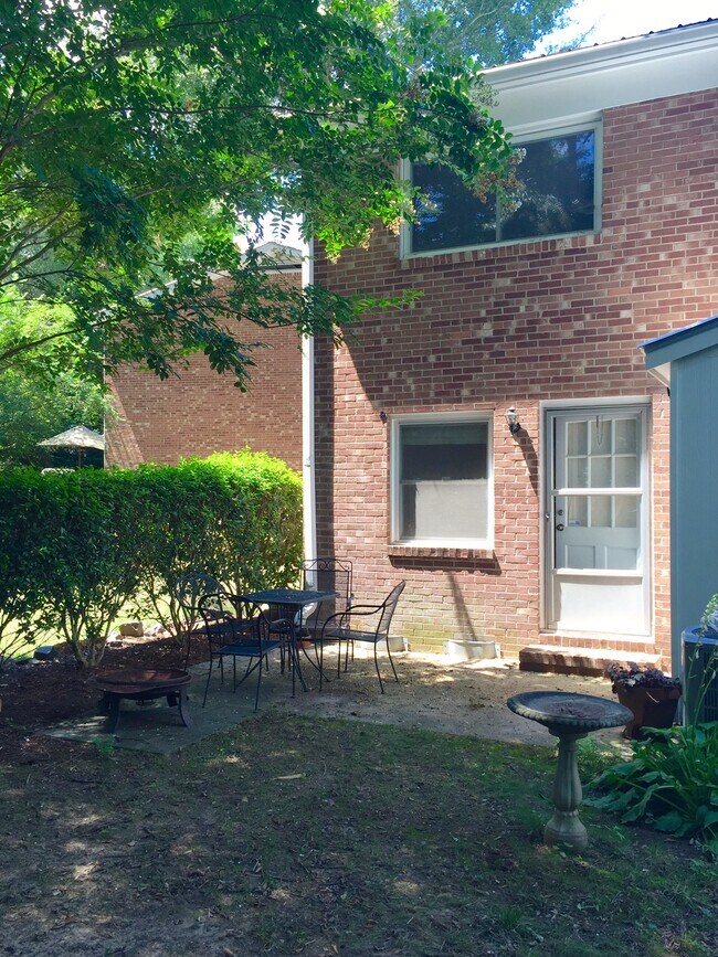 Private back patio - 506 N. Greensboro St