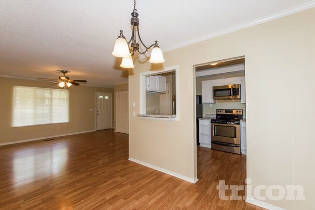 Building Photo - 6 Forestgrove Ct