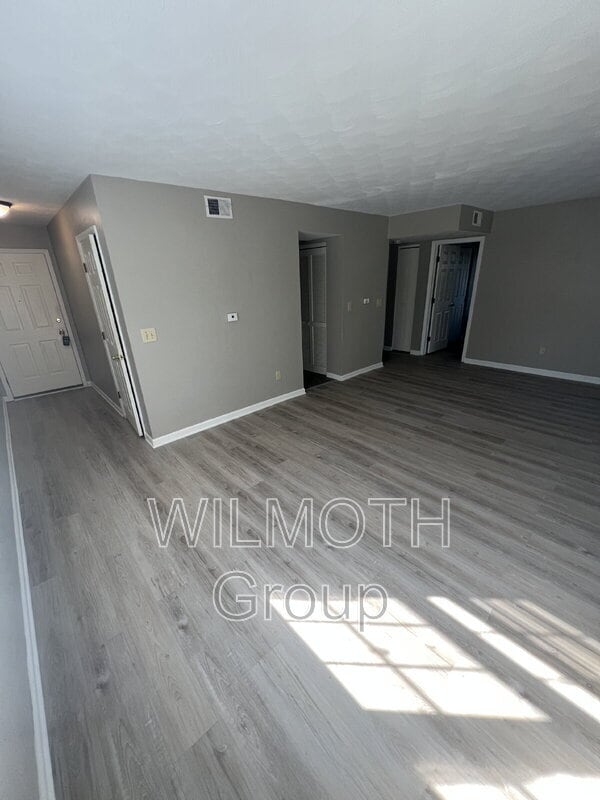 Building Photo - 1320 Millerwood Dr