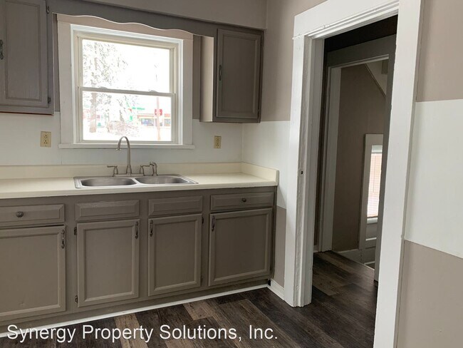 Building Photo - 4 br, 1 bath House - 628 S. Main St. Richland