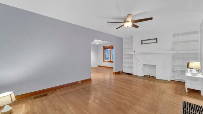 Building Photo - 1549 Meadow Rd