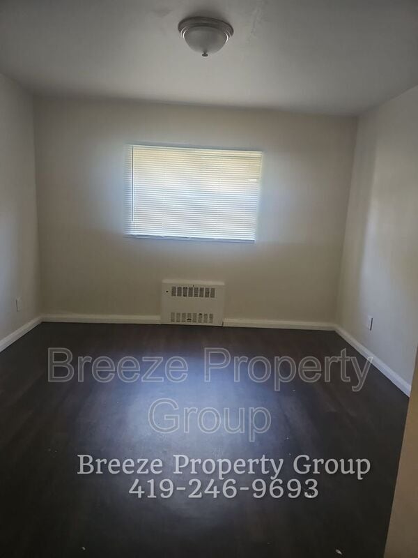 Foto del edificio - 2445 W Bancroft St
