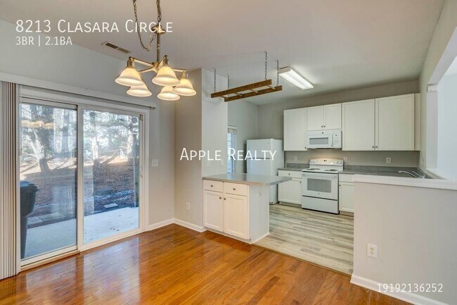 Foto del edificio - 8213 Clasara Cir