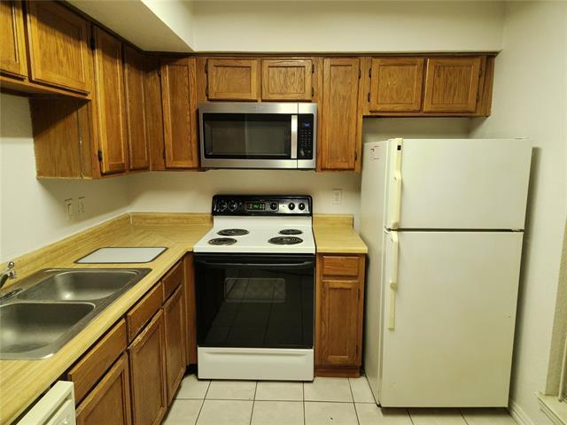 Foto del edificio - 9813 Walnut St