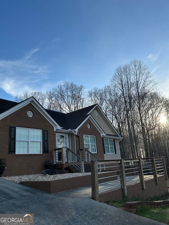 Foto del edificio - 3910 Piney Brook Dr