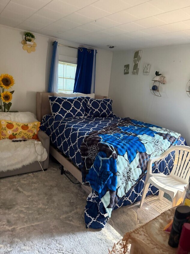Foto del edificio - First Floor apartment in two family home. Hyannis