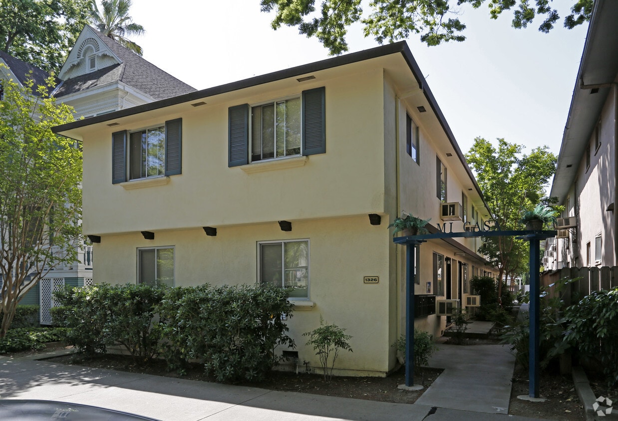 Primary Photo - Mi Casa