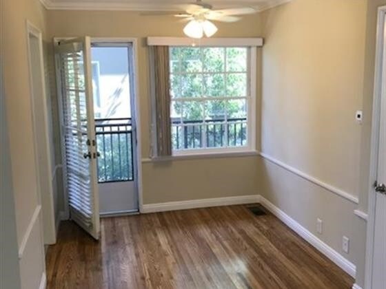 Foto del edificio - 312 N Hollywood Way