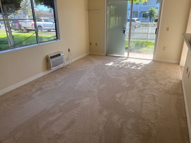 Foto del edificio - 2 Bedroom/ 2 Bath/ 2 pkg at Crescent Lane