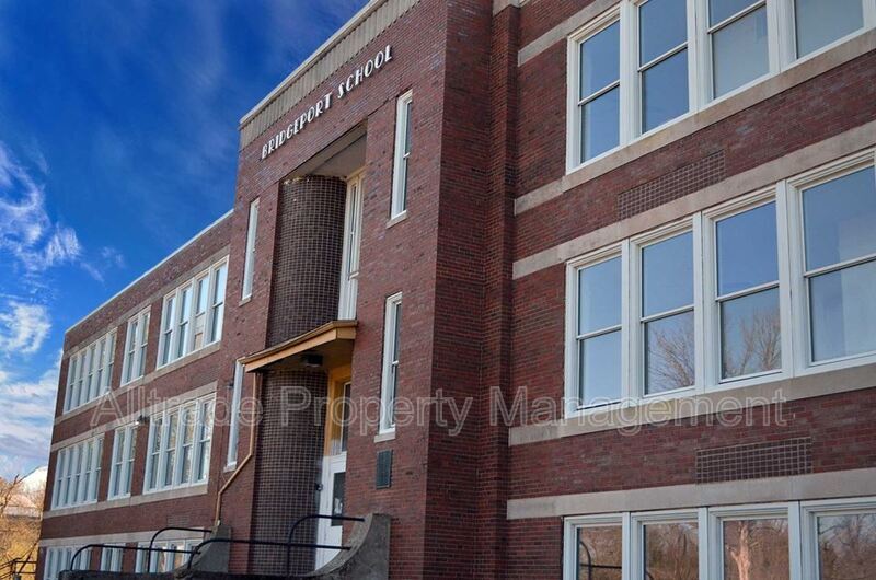 Primary Photo - 555 Bridgeport Rd