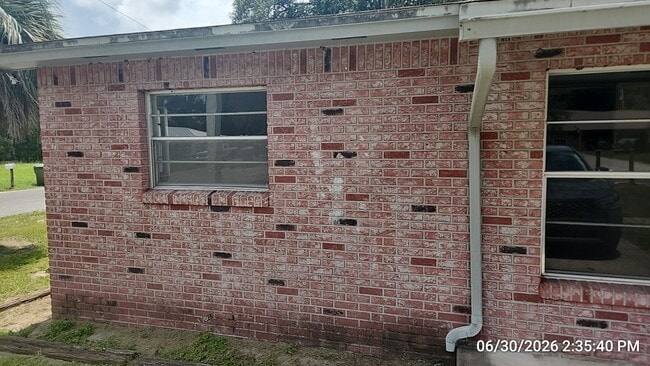 Foto del edificio - 2442 Husson Ave