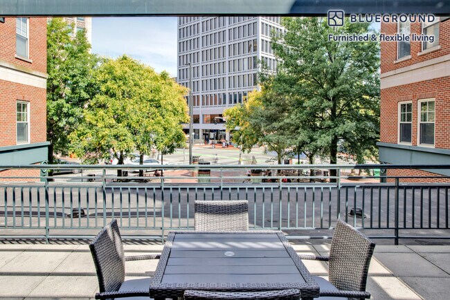 Foto del edificio - 632 Massachusetts Ave